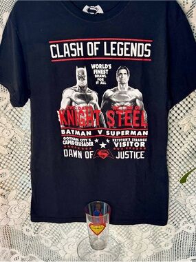 Batman v Superman Graphic Tee Mens Medium Father’s Day Gift DC Comics